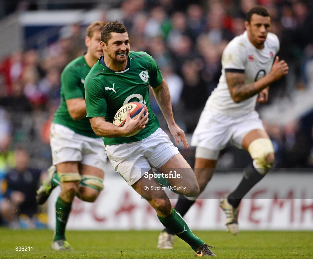 22 February 2014; Rob Kearney, Ireland, on his way to scoring his side's first try. RBS Six Nations Rugby Championship, England v Ireland, Twickenham Stadium, Twickenham, London, England. Picture credit: Stephen McCarthy / SPORTSFILE