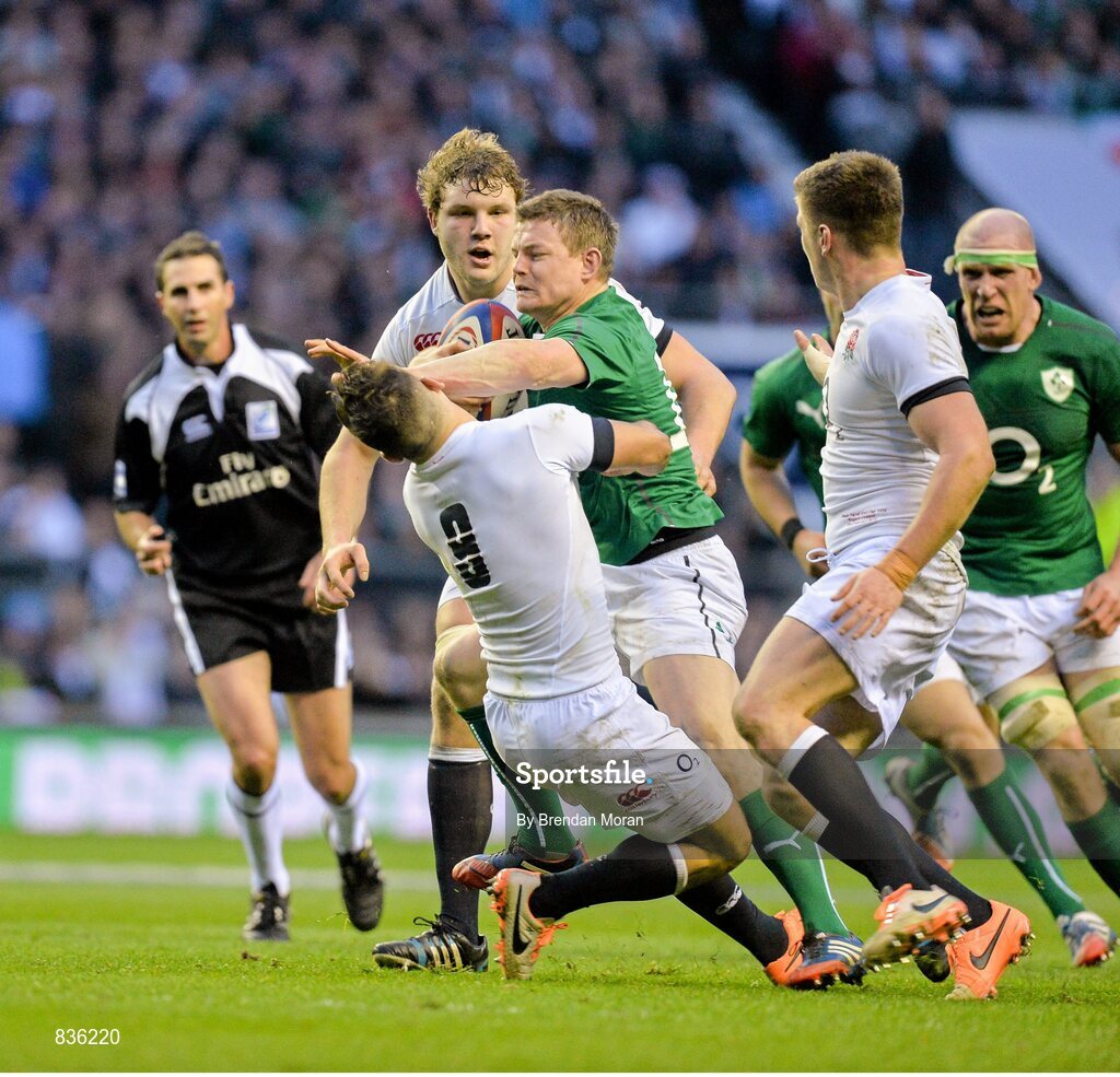22 February 2014; Brian O'Driscoll, Ireland, hands off Danny Care, England. RBS Six Nations Rugby Championship, England v Ireland. Twickenham Stadium, Twickenham, London, England. Picture credit: Brendan Moran / SPORTSFILE