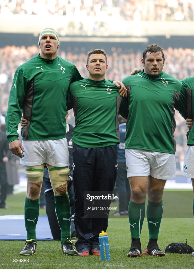 22 February 2014; Ireland players, from left, Paul O'Connell, Brian O'Driscoll and Mike Ross stand for the national anthem before the game. RBS Six Nations Rugby Championship, England v Ireland. Twickenham Stadium, Twickenham, London, England. Picture credit: Brendan Moran / SPORTSFILE