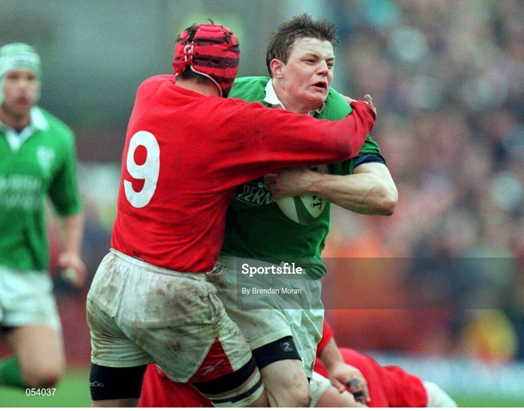 1 April 2000; Brian O'Driscoll, Ireland, is tackled by Rupert Moon, Wales. Six Nations Rugby International, Ireland v Wales, Lansdowne Road, Dublin. Picture credit: Brendan Moran / SPORTSFILE