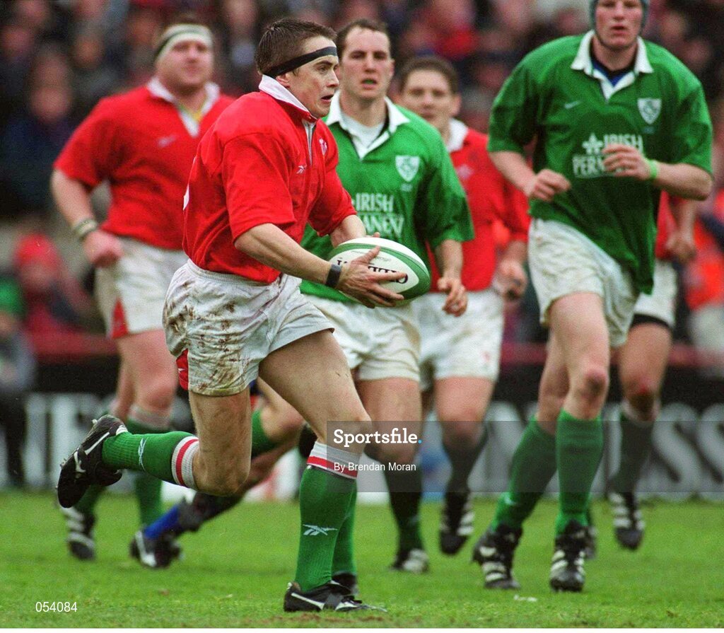 1 April 2000; Shane Williams, Wales. Six Nations Rugby International, Ireland v Wales, Lansdowne Road, Dublin. Picture credit: Brendan Moran / SPORTSFILE