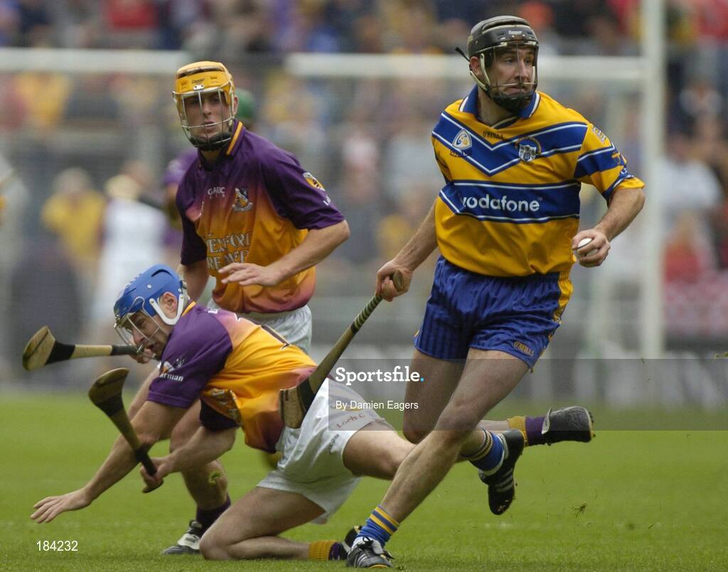 24 July 2005; Sean McMahon, Clare, in action against Michael Jordan and Eoin Quigley, centre, Wexford. Guinness All-Ireland Senior Hurling Championship Quarter-Final, Wexford v Clare, Croke Park, Dublin. Picture credit; Damien Eagers / SPORTSFILE