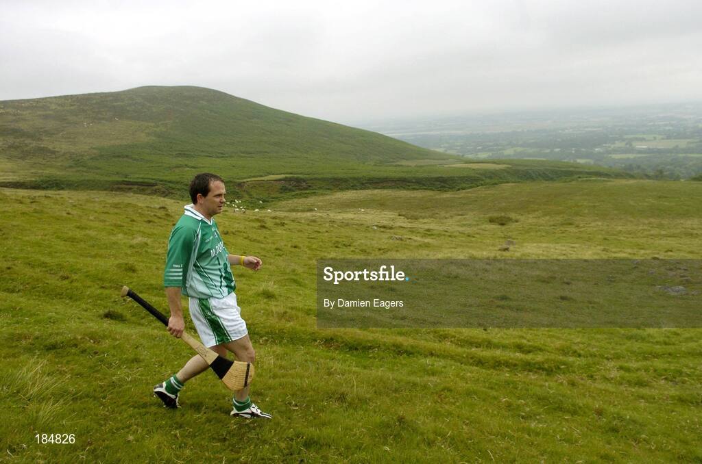 30 July 2005; David Fitzgerald representing Clare pictured during the M Donnelly Poc Fada na hEireann Final. Annaverna Mountain Ravensdale, Cooley Mountains, Co. Louth. Picture credit; Damien Eagers / SPORTSFILE