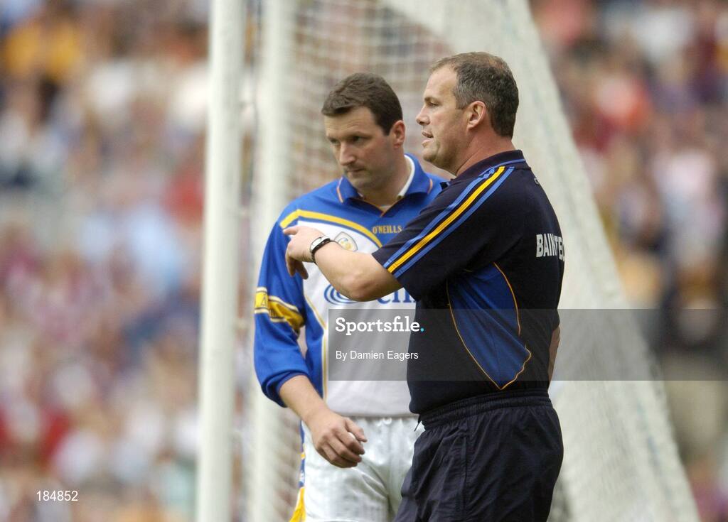 31 July 2005; Ken Hogan, Tipperary manager speaks to Tipperary goalkeeper Brendan Cummins. Guinness All-Ireland Hurling Championship, Quarter-Final, Galway v Tipperary, Croke Park, Dublin. Picture credit; Damien Eagers / SPORTSFILE