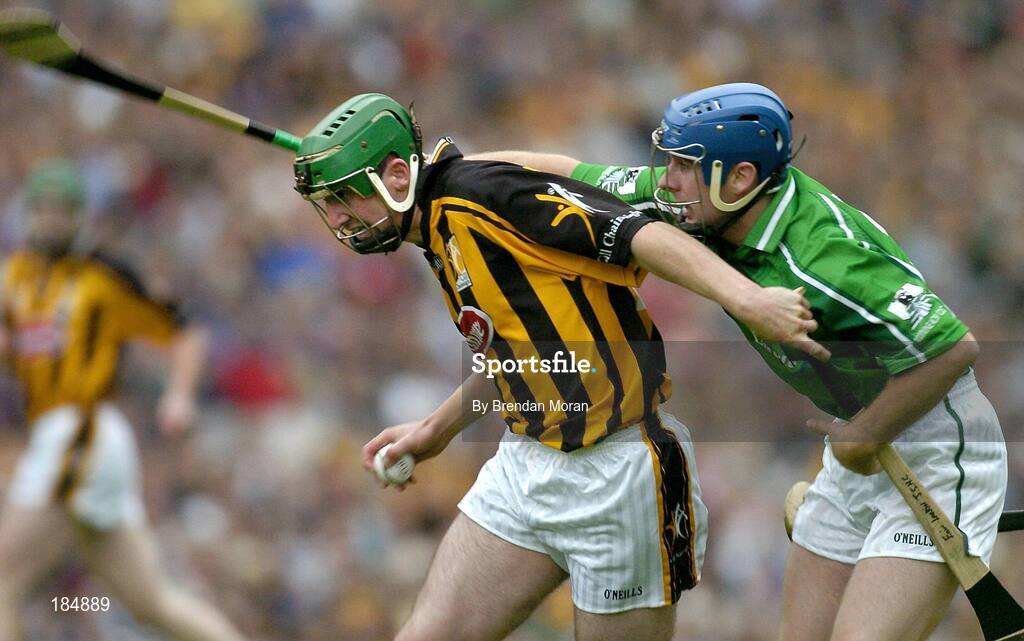 31 July 2005; Eoin Larkin, Kilkenny, in action against Damien Reale, Limerick. Guinness All-Ireland Hurling Championship, Quarter-Final, Kilkenny v Limerick, Croke Park, Dublin. Picture credit; Brendan Moran / SPORTSFILE