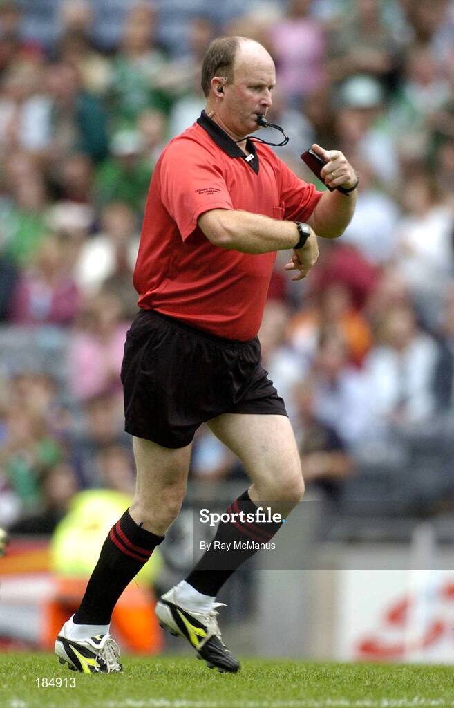 31 July 2005; Referee Ger Harrington signals the reason why he disallowed a 'goal' , for Limerick, in the first minute of the second half. Guinness All-Ireland Senior Hurling Championship Quarter-Final, Kilkenny v Limerick, Croke Park, Dublin. Picture credit; Ray McManus / SPORTSFILE