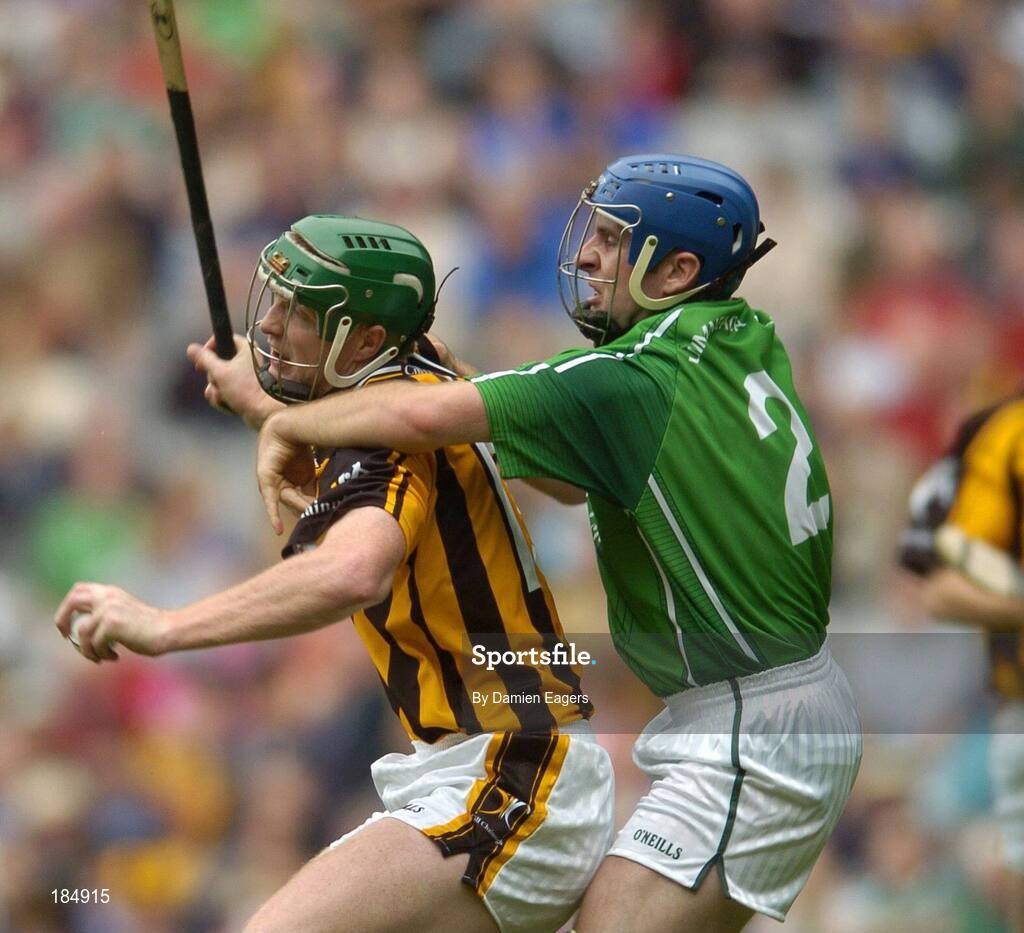 31 July 2005; Henry Shefflin, Kilkenny is tackled by Damian Reale, Limerick. Guinness All-Ireland Hurling Championship, Quarter-Final. Kilkenny v Limerick, Croke Park, Dublin. Picture credit; Damien Eagers / SPORTSFILE
