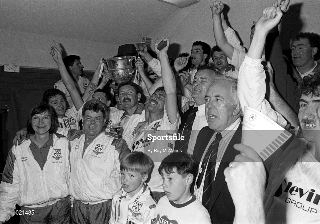 13 May 1990; Bray Wanderers players and officials celebrate with the cup after the FAI Cup Final match between Bray Wanderers and St Francis FC at Lansdowne Road in Dublin. Photo by Ray McManus/Sportsfile