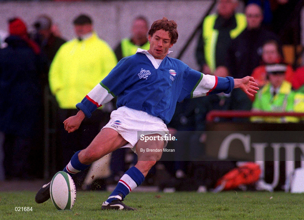 10 April 1999; Diego Dominguez of Italy kicks a penalty during the Rugby International match between Ireland and Italy at Lansdowne Road in Dublin. Photo by Brendan Moran/Sportsfile