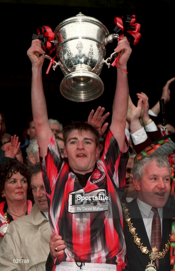 14 May 1994; Sligo Rovers captain Gavin Dykes lifts the FAI Cup after the FAI Cup Final match between Sligo Rovers and Derry City at Lansdowne Road in Dublin. Photo by David Maher/Sportsfile