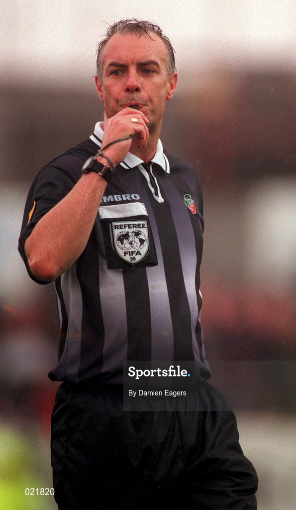 4 April 1999; Referee Hugh Byrne during the Harp Lager FAI Cup Semi-Final match between Galway United United and Finn Harps at Terryland park in Galway. Photo by Damien Eagers/Sportsfile