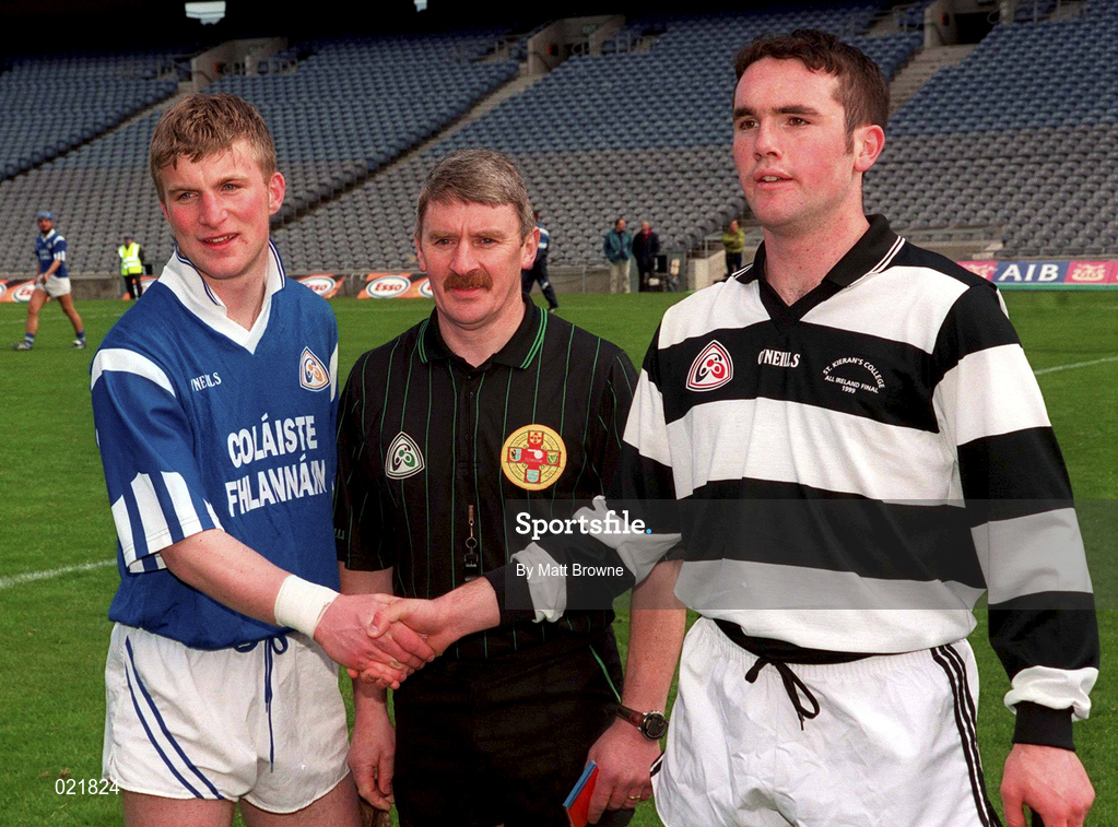 18 April 1999; Team captains Dermot Glesson of St Flannan's, left, and Hugh Gannon of St Kieran's with referee Pat Horan prior to the GAA All-Ireland Post Primary Senior A Schools Hurling Croke Cup Final match between St Flannan's Ennis, Clare and St Kieran's Kilkenny at Croke Park in Dublin. Photo by Matt Browne/Sportsfile