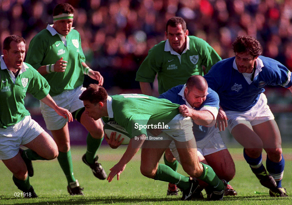 10 April 1999; Justin Bishop of Ireland is tackled by Giampiero De Carli of Italy during the Rugby International match between Ireland and Italy at Lansdowne Road in Dublin. Photo by Matt Browne/Sportsfile