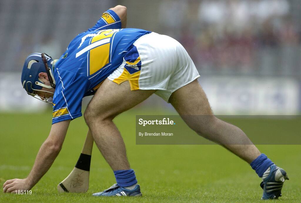 31 July 2005; Eoin Kelly, Tipperary, places the sliotar as he prepares to take a sideline cut. Guinness All-Ireland Hurling Championship, Quarter-Final, Galway v Tipperary, Croke Park, Dublin. Picture credit; Brendan Moran / SPORTSFILE