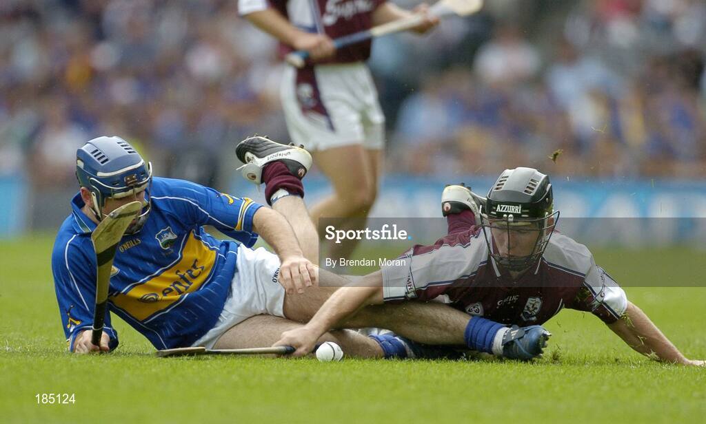 31 July 2005; Eoin Kelly, Tipperary, in action against Tony Og Regan, Galway. Guinness All-Ireland Hurling Championship, Quarter-Final, Galway v Tipperary, Croke Park, Dublin. Picture credit; Brendan Moran / SPORTSFILE
