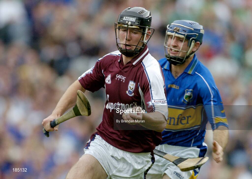 31 July 2005; Tony Og Regan, Galway, in action against Eoin Kelly, Tipperary. Guinness All-Ireland Hurling Championship, Quarter-Final, Galway v Tipperary, Croke Park, Dublin. Picture credit; Brendan Moran / SPORTSFILE