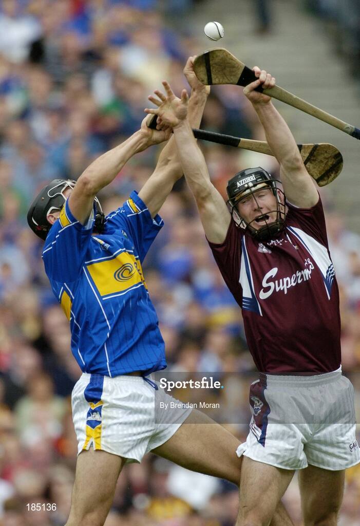 31 July 2005; Tony Og Regan, Galway, contests a high ball with Micheal Webster, Tipperary. Guinness All-Ireland Hurling Championship, Quarter-Final, Galway v Tipperary, Croke Park, Dublin. Picture credit; Brendan Moran / SPORTSFILE