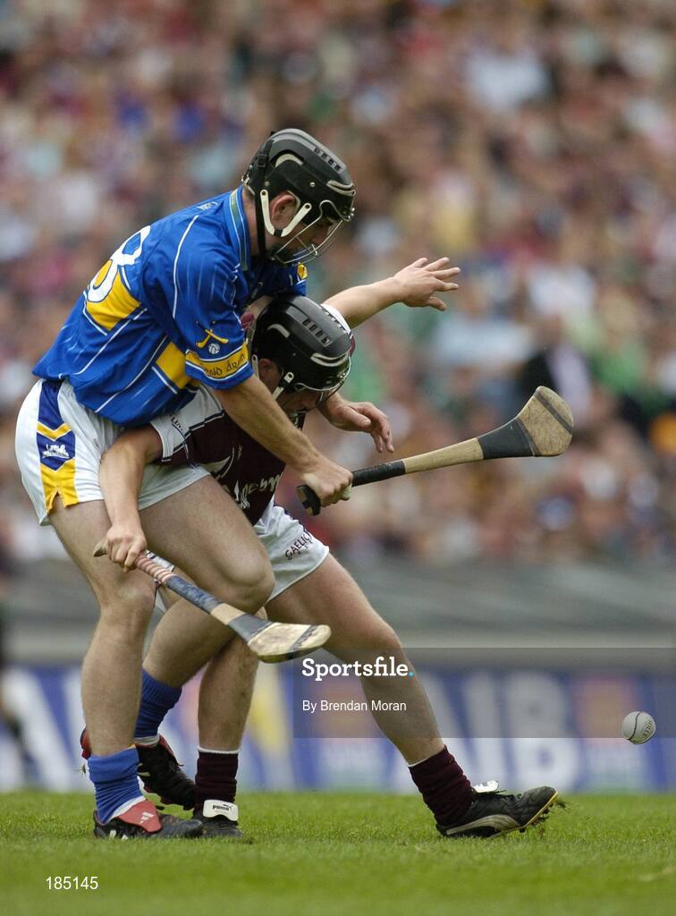 31 July 2005; Niall Healy, Galway, in action against Conor O'Mahoney, Tipperary. Guinness All-Ireland Hurling Championship, Quarter-Final, Galway v Tipperary, Croke Park, Dublin. Picture credit; Brendan Moran / SPORTSFILE