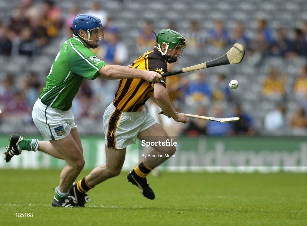 31 July 2005; Eoin Larkin, Kilkenny, in action against Brian Geary, Limerick. Guinness All-Ireland Hurling Championship, Quarter-Final, Kilkenny v Limerick, Croke Park, Dublin. Picture credit; Brendan Moran / SPORTSFILE