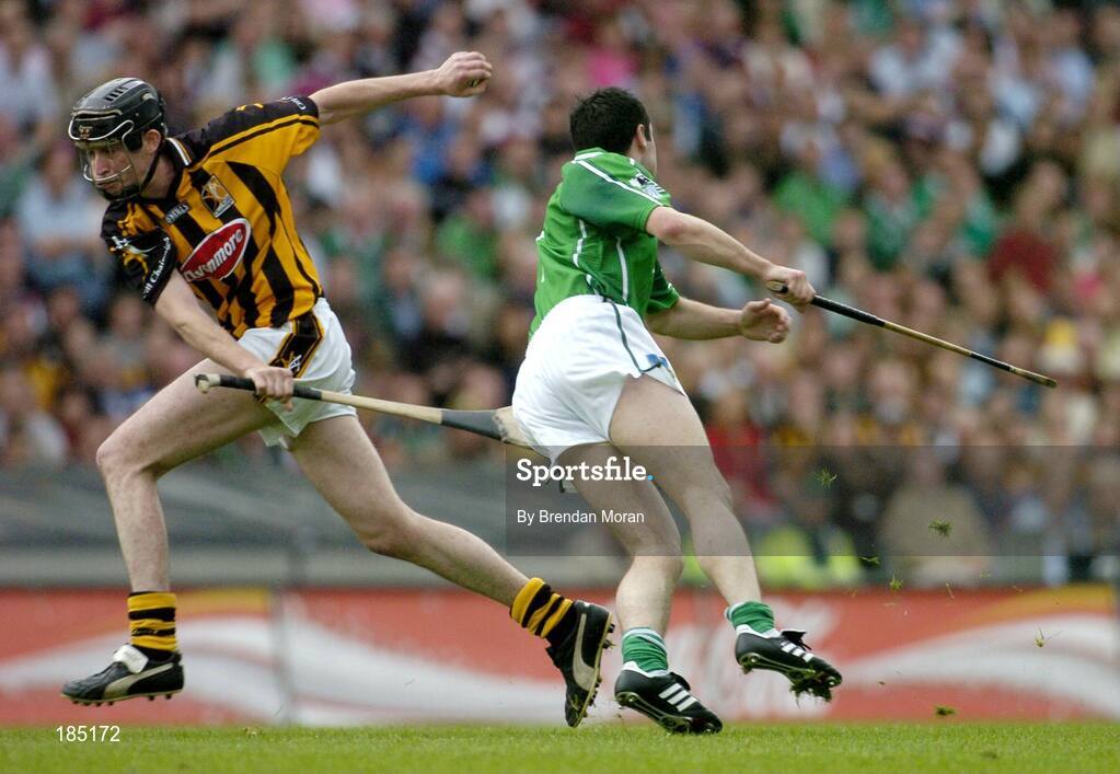 31 July 2005; Martin Comerford, Kilkenny, in action against Peter Lawlor, Limerick. Guinness All-Ireland Hurling Championship, Quarter-Final, Kilkenny v Limerick, Croke Park, Dublin. Picture credit; Brendan Moran / SPORTSFILE