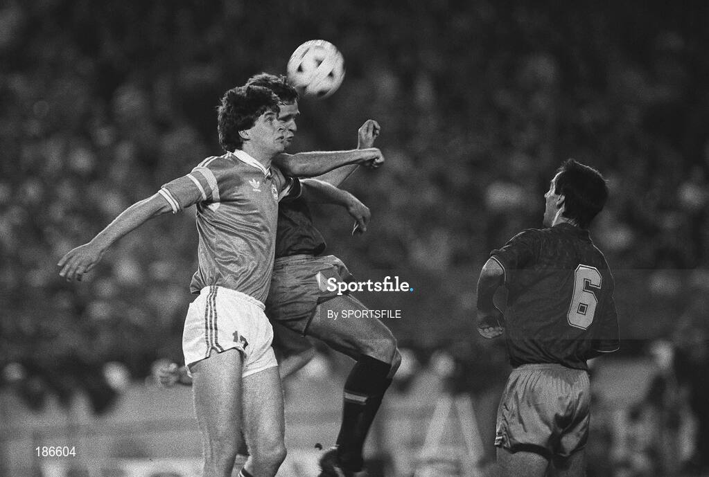 16 November 1988; Niall Quinn, Republic of Ireland in action against Genaro Andrinua and Alberto Gorriz, right, Spain, World Cup Qualifier, Spain v Ireland, Benito Villa Marin Stadium, Seville, Spain. Picture credit; Ray McManus / SPORTSFILE