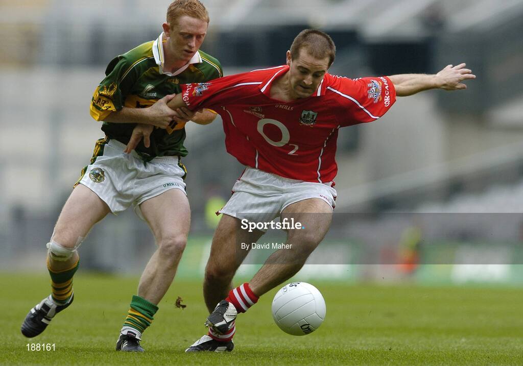 28 August 2005; Niall Geary, Cork, in action against Colm Cooper, Kerry. Bank of Ireland All-Ireland Senior Football Championship Semi-Final, Kerry v Cork, Croke Park, Dublin. Picture credit; David Maher / SPORTSFILE