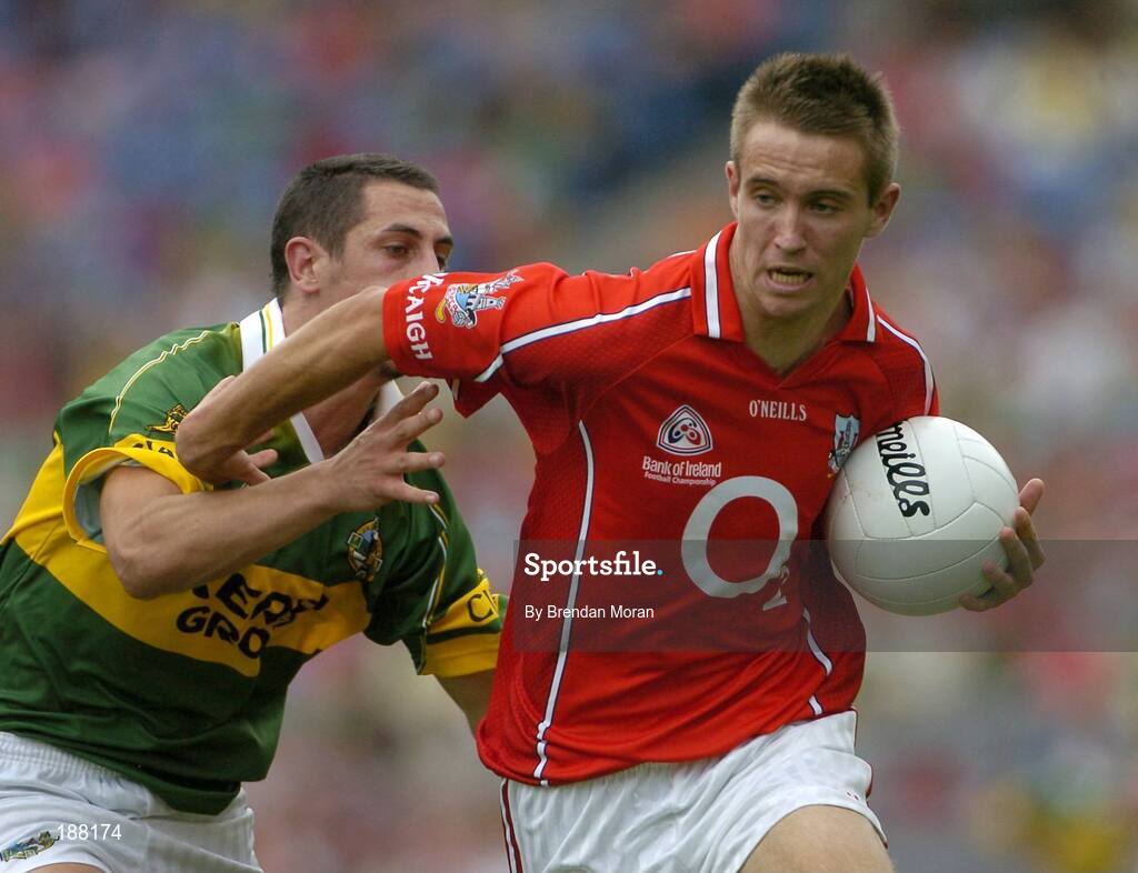 28 August 2005; Kevin McMahon, Cork, gets away from Paul Galvin, Kerry. Bank of Ireland All-Ireland Senior Football Championship Semi-Final, Kerry v Cork, Croke Park, Dublin. Picture credit; Brendan Moran / SPORTSFILE