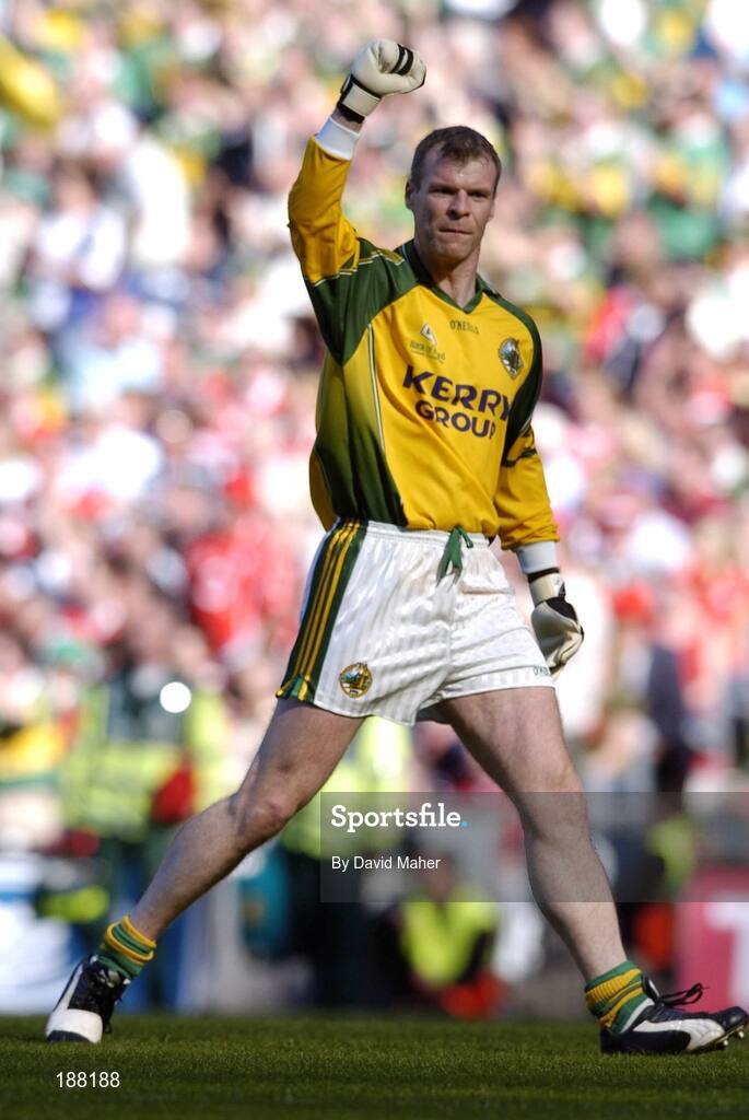 28 August 2005; Kerry goalkeeper, Diarmuid Murphy, celebrates after his team-mate Eoin Brosnan had scored his sides first goal. Bank of Ireland All-Ireland Senior Football Championship Semi-Final, Kerry v Cork, Croke Park, Dublin. Picture credit; David Maher / SPORTSFILE