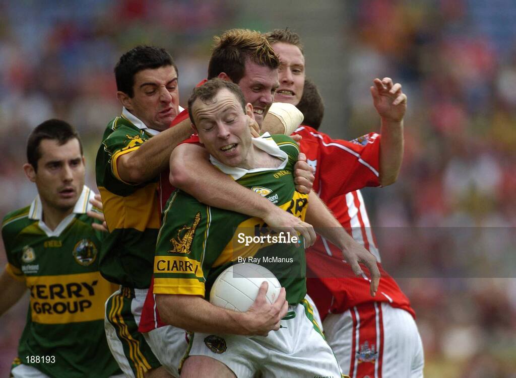 28 August 2005; Brendan Jer O'Sullivan, Cork, gets to grips with Seamus Moynihan, Kerry. Bank of Ireland All-Ireland Senior Football Championship Semi-Final, Kerry v Cork, Croke Park, Dublin. Picture credit; Ray McManus / SPORTSFILE