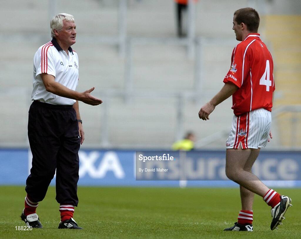 28 August 2005; Cork manager Billy Morgan, left, shakes hands with Niall Geary, after he was substituted early on in the first half. Bank of Ireland All-Ireland Senior Football Championship Semi-Final, Kerry v Cork, Croke Park, Dublin. Picture credit; David Maher / SPORTSFILE