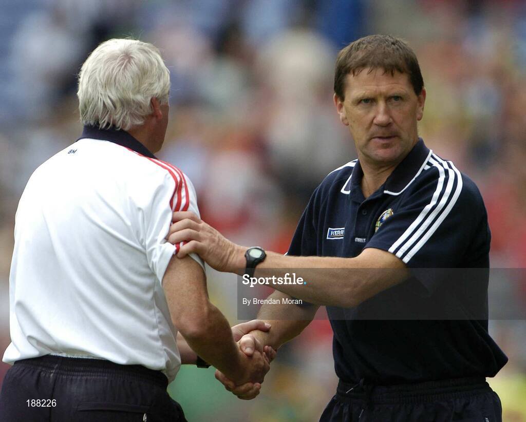 28 August 2005; Kerry manager Jack O'Connor, right, shakes hands with Cork manager Billy Morgan after the final whistle. Bank of Ireland All-Ireland Senior Football Championship Semi-Final, Kerry v Cork, Croke Park, Dublin. Picture credit; Brendan Moran / SPORTSFILE