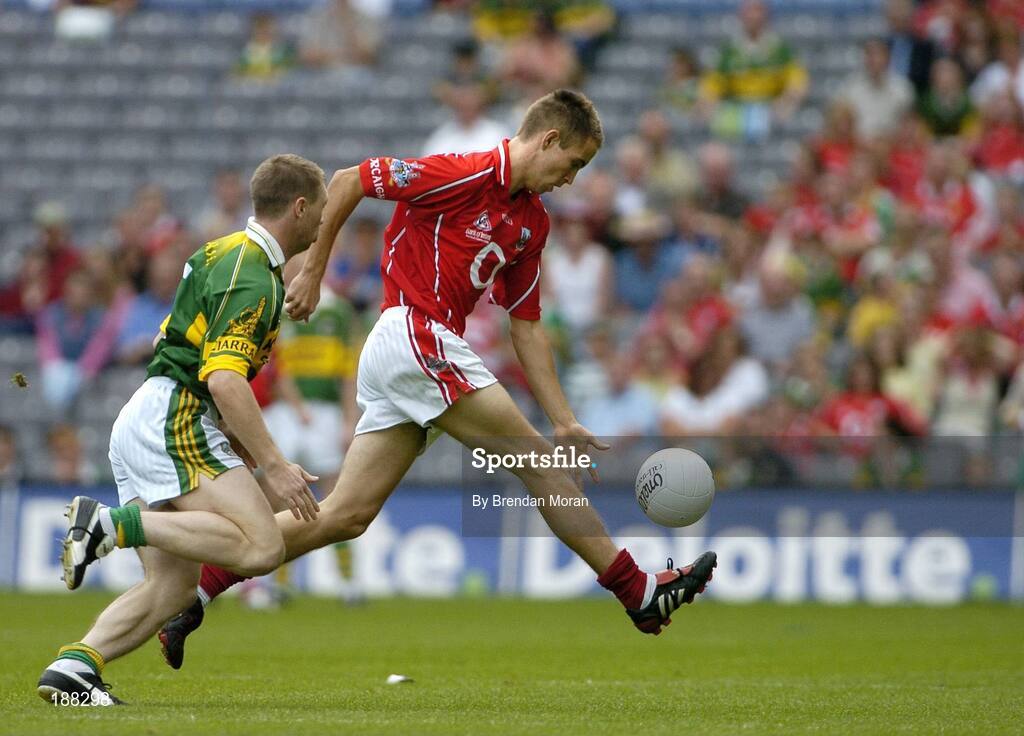 28 August 2005; Kevin McMahon, Cork, in action against Tomas O Se, Kerry. Bank of Ireland All-Ireland Senior Football Championship Semi-Final, Kerry v Cork, Croke Park, Dublin. Picture credit; Brendan Moran / SPORTSFILE