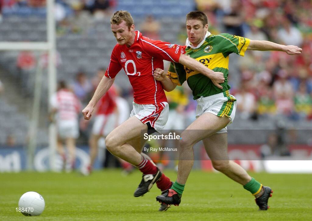 28 August 2005; Darragh O'Se, Kerry, in action against Nicholas Murphy, Cork. Bank of Ireland All-Ireland Senior Football Championship Semi-Final, Kerry v Cork, Croke Park, Dublin. Picture credit; Ray McManus / SPORTSFILE