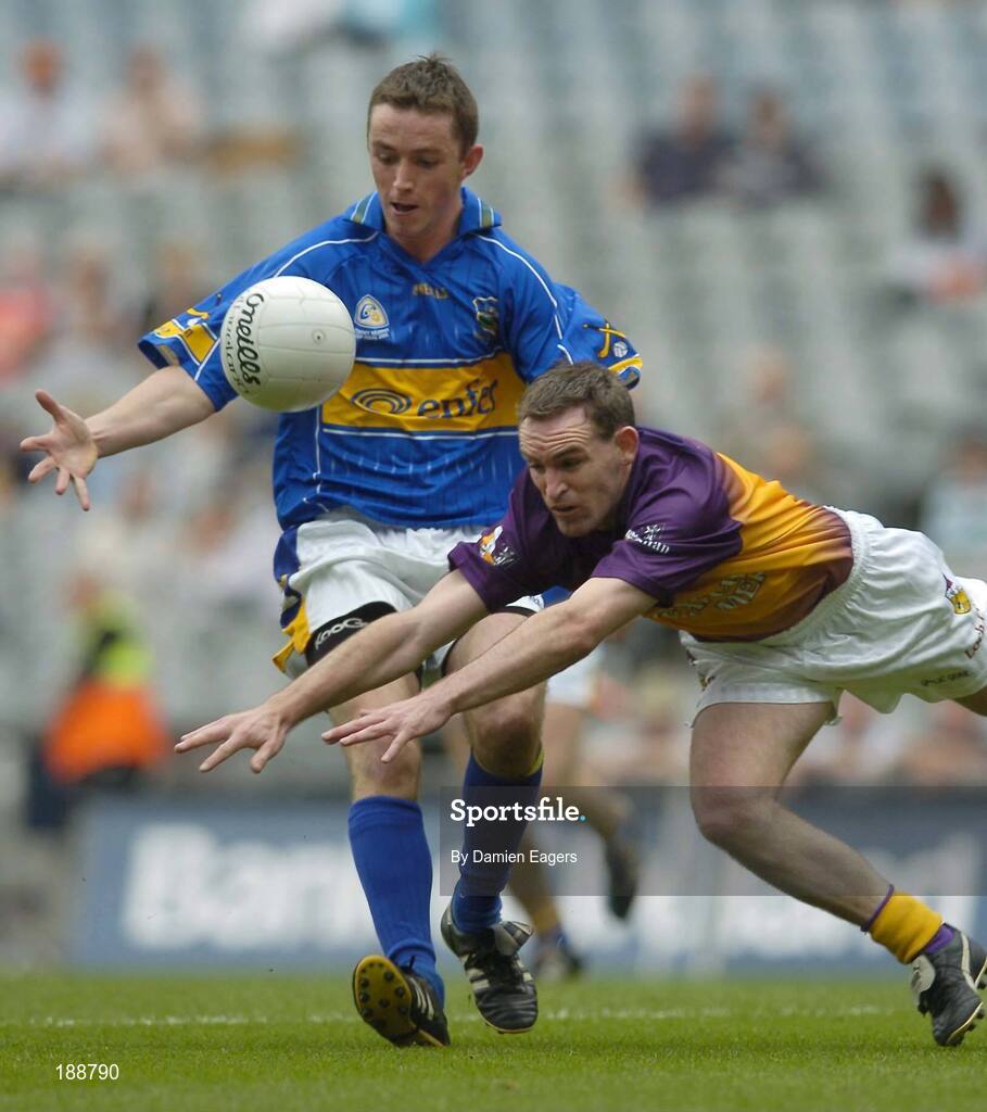 4 September 2005; Damien O'Brien, Tipperary, in action against Colm Morris, Wexford. Tommy Murphy Cup Final, Wexford v Tipperary, Croke Park, Dublin. Picture credit; Damien Eagers / SPORTSFILE