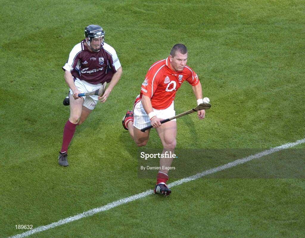 11 September 2005; Diarmuid O'Sullivan, Cork, in action against Niall Healy, Galway. Guinness All-Ireland Senior Hurling Championship Final, Galway v Cork, Croke Park, Dublin. Picture credit; Damien Eagers / SPORTSFILE *** Local Caption *** Any photograph taken by SPORTSFILE during, or in connection with, the 2005 Guinness All-Ireland Hurling Final which displays GAA logos or contains an image or part of an image of any GAA intellectual property, or, which contains images of a GAA player/players in their playing uniforms, may only be used for editorial and non-advertising purposes.  Use of photographs for advertising, as posters or for purchase separately is strictly prohibited unless prior written approval has been obtained from the Gaelic Athletic Association.