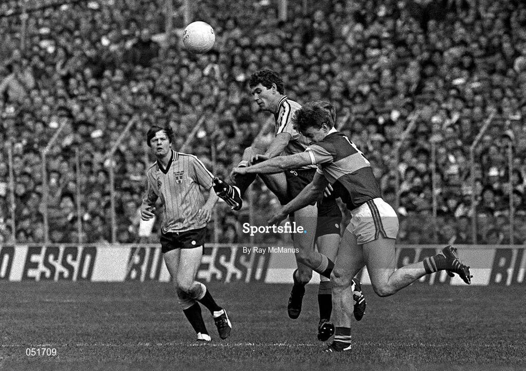 22 September 1985; John Kearns of Dublin in action against Sean Walsh of Kerry during the All Ireland Football Championship Final match between Kerry and Dublin at Croke Park, Dublin. Photo by Ray McManus/Sportsfile