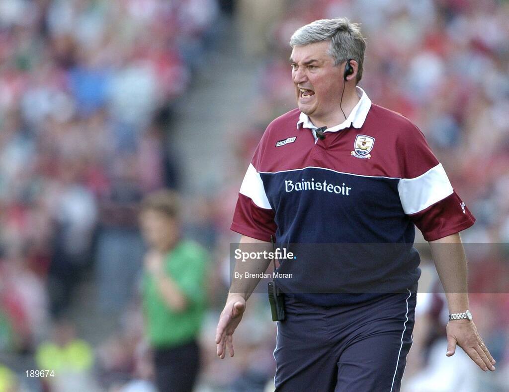 11 September 2005; Galway manager Conor Hayes shouts at his players during the game. Guinness All-Ireland Senior Hurling Championship Final, Galway v Cork, Croke Park, Dublin. Picture credit; Brendan Moran / SPORTSFILE *** Local Caption *** Any photograph taken by SPORTSFILE during, or in connection with, the 2005 Guinness All-Ireland Hurling Final which displays GAA logos or contains an image or part of an image of any GAA intellectual property, or, which contains images of a GAA player/players in their playing uniforms, may only be used for editorial and non-advertising purposes.  Use of photographs for advertising, as posters or for purchase separately is strictly prohibited unless prior written approval has been obtained from the Gaelic Athletic Association.