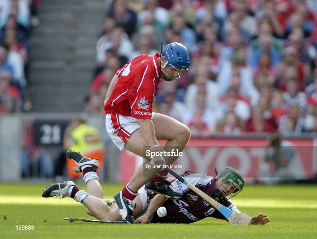 11 September 2005; Kieran Murphy, Cork, in action against Fergal Healy, Galway. Guinness All-Ireland Senior Hurling Championship Final, Galway v Cork, Croke Park, Dublin. Picture credit; Brendan Moran / SPORTSFILE *** Local Caption *** Any photograph taken by SPORTSFILE during, or in connection with, the 2005 Guinness All-Ireland Hurling Final which displays GAA logos or contains an image or part of an image of any GAA intellectual property, or, which contains images of a GAA player/players in their playing uniforms, may only be used for editorial and non-advertising purposes.  Use of photographs for advertising, as posters or for purchase separately is strictly prohibited unless prior written approval has been obtained from the Gaelic Athletic Association.