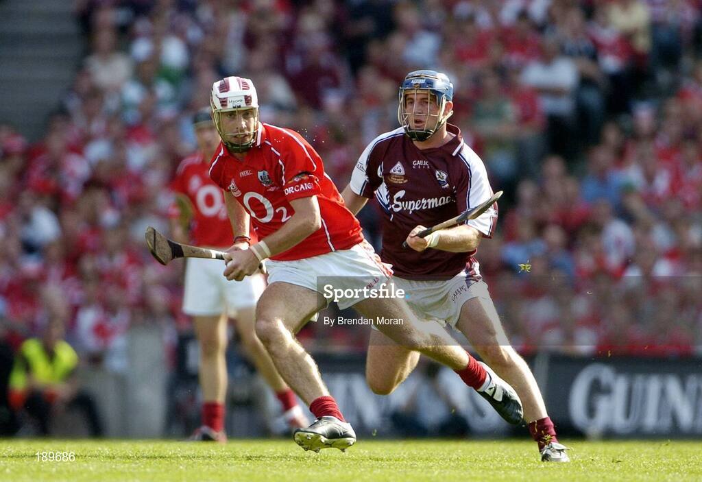11 September 2005; Ronan Curran, Cork, in action against David Forde, Galway. Guinness All-Ireland Senior Hurling Championship Final, Galway v Cork, Croke Park, Dublin. Picture credit; Brendan Moran / SPORTSFILE *** Local Caption *** Any photograph taken by SPORTSFILE during, or in connection with, the 2005 Guinness All-Ireland Hurling Final which displays GAA logos or contains an image or part of an image of any GAA intellectual property, or, which contains images of a GAA player/players in their playing uniforms, may only be used for editorial and non-advertising purposes.  Use of photographs for advertising, as posters or for purchase separately is strictly prohibited unless prior written approval has been obtained from the Gaelic Athletic Association.