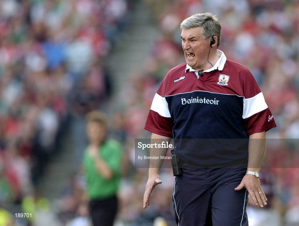 11 September 2005; Galway manager Conor Hayes shouts instructions to his players during the game. Guinness All-Ireland Senior Hurling Championship Final, Galway v Cork, Croke Park, Dublin. Picture credit; Brendan Moran / SPORTSFILE *** Local Caption *** Any photograph taken by SPORTSFILE during, or in connection with, the 2005 Guinness All-Ireland Hurling Final which displays GAA logos or contains an image or part of an image of any GAA intellectual property, or, which contains images of a GAA player/players in their playing uniforms, may only be used for editorial and non-advertising purposes.  Use of photographs for advertising, as posters or for purchase separately is strictly prohibited unless prior written approval has been obtained from the Gaelic Athletic Association.