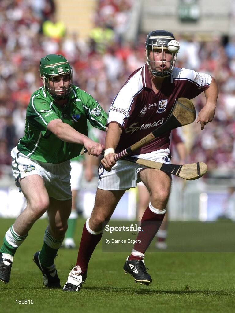 11 September 2005; Sean Glynn, Galway, in action against David Moloney, Limerick. ESB All-Ireland Minor Hurling Championship Final, Galway v Limerick, Croke Park, Dublin. Picture credit; Damien Eagers / SPORTSFILE