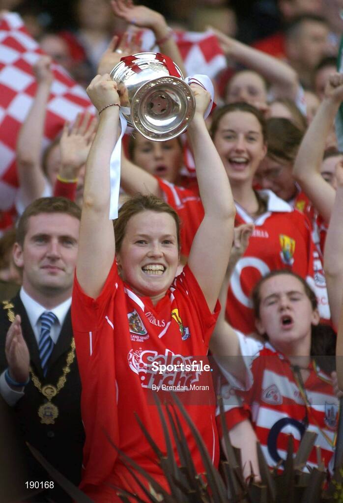 18 September 2005; Cork captain Elaine Burke lifts the O'Duffy Cup after the game. Tipperary v Cork, Foras na Gaeilge All-Ireland Senior Camogie Final, Croke Park, Dublin. Picture credit; Brendan Moran / SPORTSFILE
