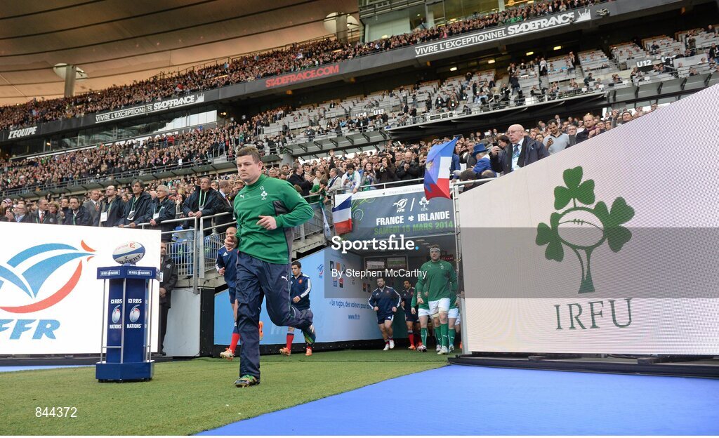15 March 2014; Ireland's Brian O'Driscoll makes his way on to the pitch for his last international appearance for Ireland. RBS Six Nations Rugby Championship 2014, France v Ireland, Stade De France, Saint Denis, Paris, France. Picture credit: Stephen McCarthy / SPORTSFILE