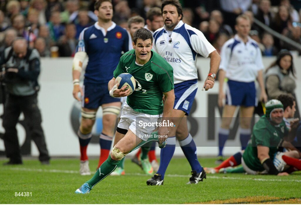 15 March 2014; Jonathan Sexton, Ireland, on his way to scoring his second try against France. RBS Six Nations Rugby Championship 2014, France v Ireland, Stade De France, Saint Denis, Paris, France. Picture credit: Matt Browne / SPORTSFILE