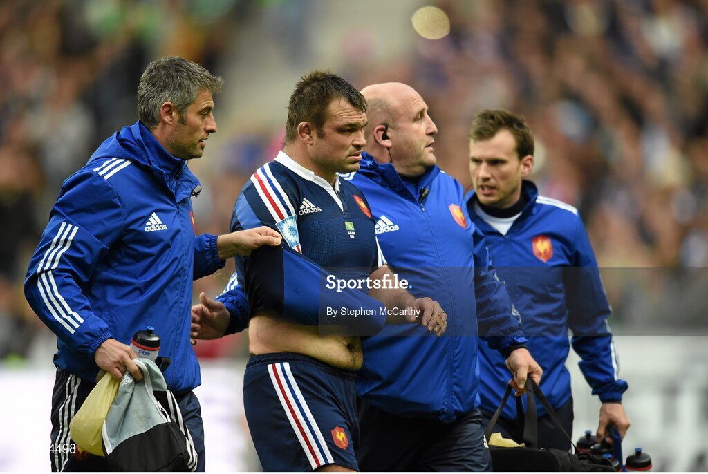 15 March 2014; Nicolas Mas, France, leaves the field with an injury during the first half. RBS Six Nations Rugby Championship 2014, France v Ireland. Stade De France, Saint Denis, Paris, France. Picture credit: Stephen McCarthy / SPORTSFILE