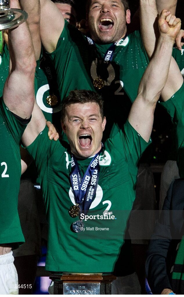 15 March 2014; Ireland's Brian O'Driscoll celebrates after the game. RBS Six Nations Rugby Championship 2014, France v Ireland, Stade De France, Saint Denis, Paris, France. Picture credit: Matt Browne / SPORTSFILE