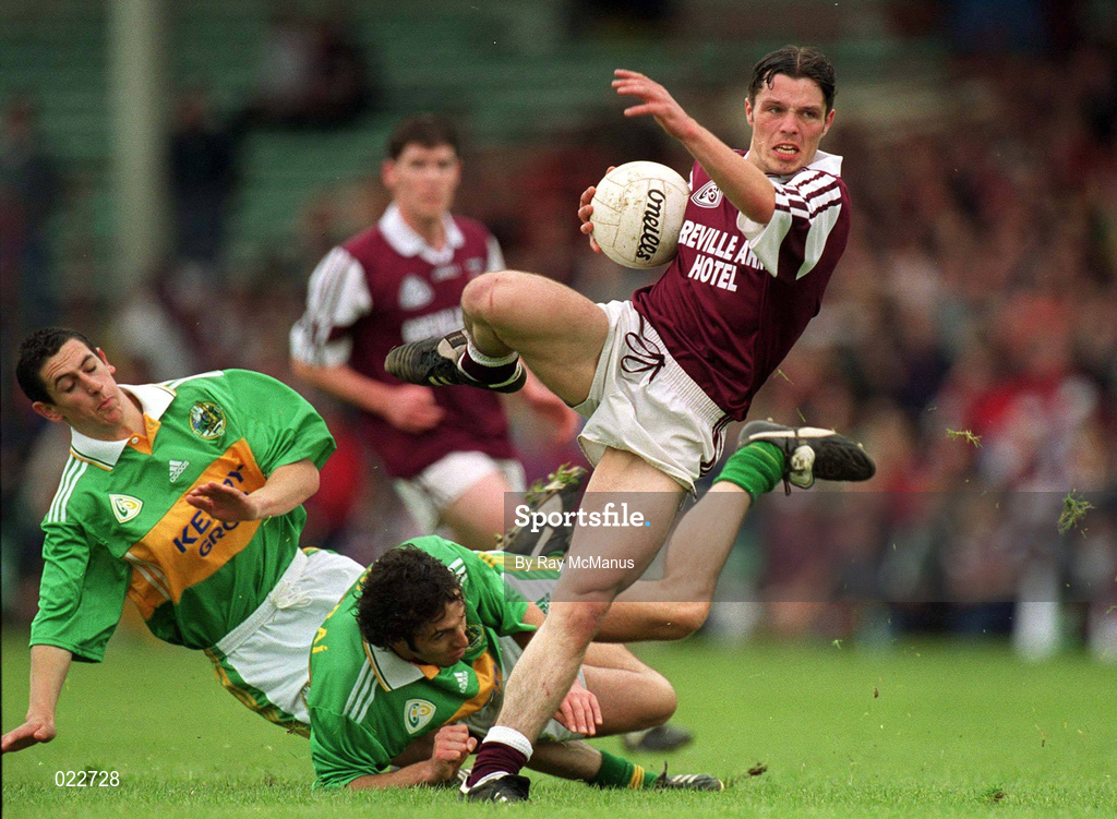 15 May 1999; Fergal Murray of Westmeath in action against Paul Galvin, left, and Liam Murphy of Kerry during the All-Ireland U21 Football Championship Final match at the Gaelic Grounds in Limerick. Photo by Ray McManus/Sportsfile