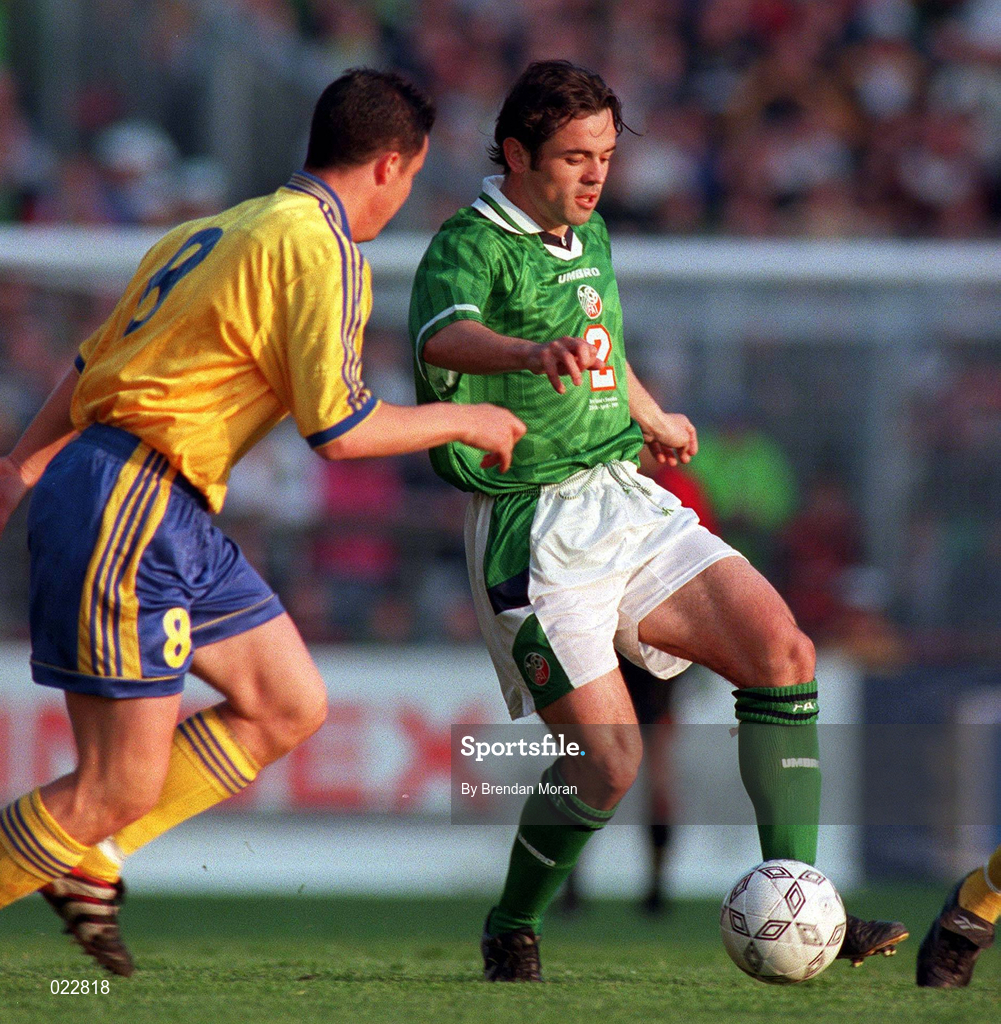 28 April 1999; Stephen Carr of Republic of Ireland in action against Daniel Andersson of Sweden during the International friendly match between Republic of Ireland and Sweden at Lansdowne Road in Dublin. Photo By Brendan Moran/Sportsfile