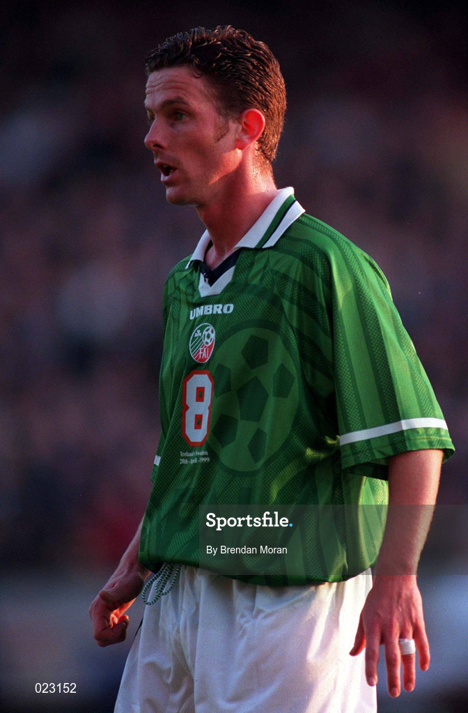 28 April 1999; Mark Kinsella of Republic of Ireland during the International friendly match between Republic of Ireland and Sweden at Lansdowne Road in Dublin. Photo By Brendan Moran/Sportsfile