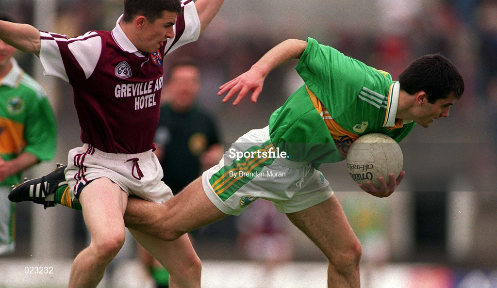 15 May 1999; Tom O'Sullivan of Kerry in action against Des Dolan of Westmeath during the All-Ireland U21 Football Championship Final match at the Gaelic Grounds in Limerick.  Photo By Brendan Moran/Sportsfile